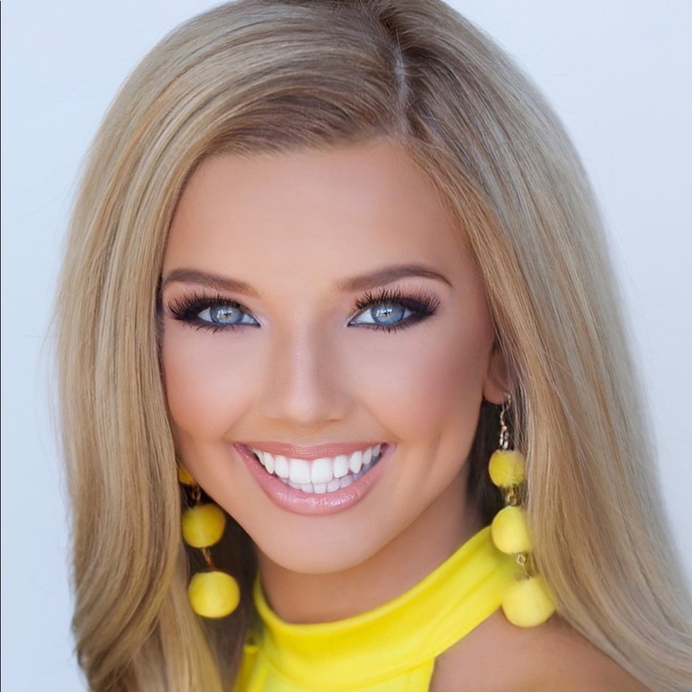 Meet your Posher, Alexus